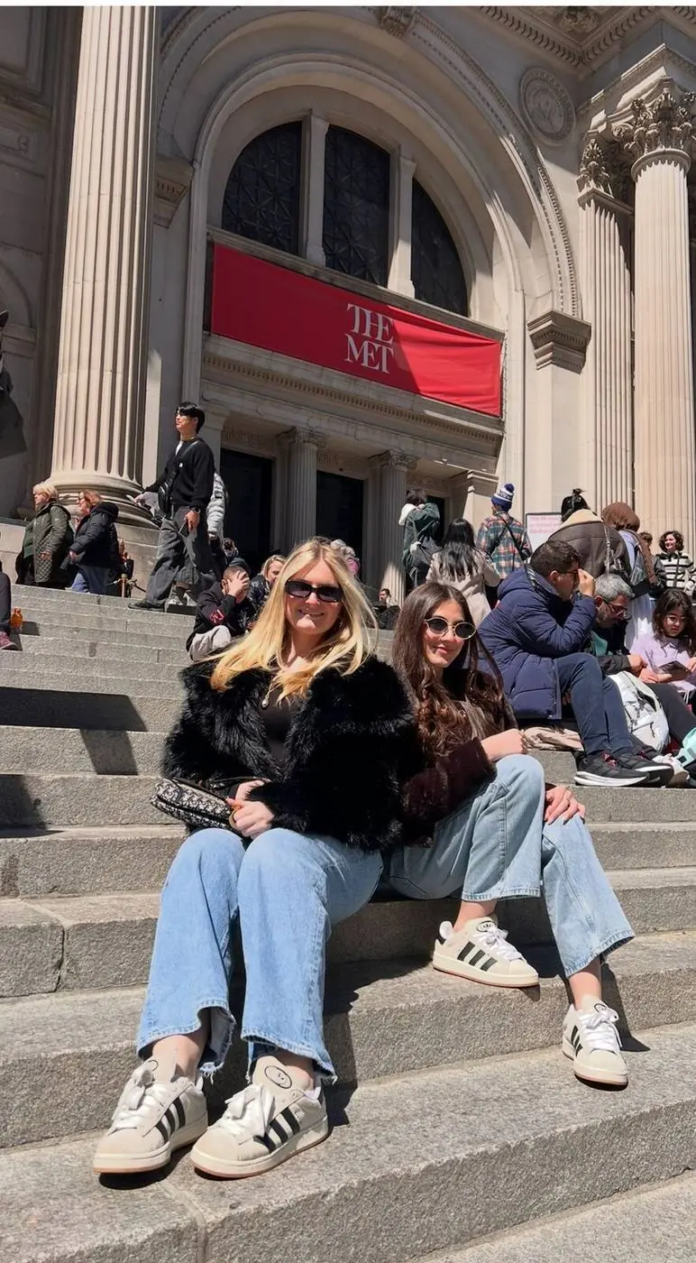 NYC Budget Gossip Girl Tour – 90 Min — Gossip Girl Tours NYC photo 11