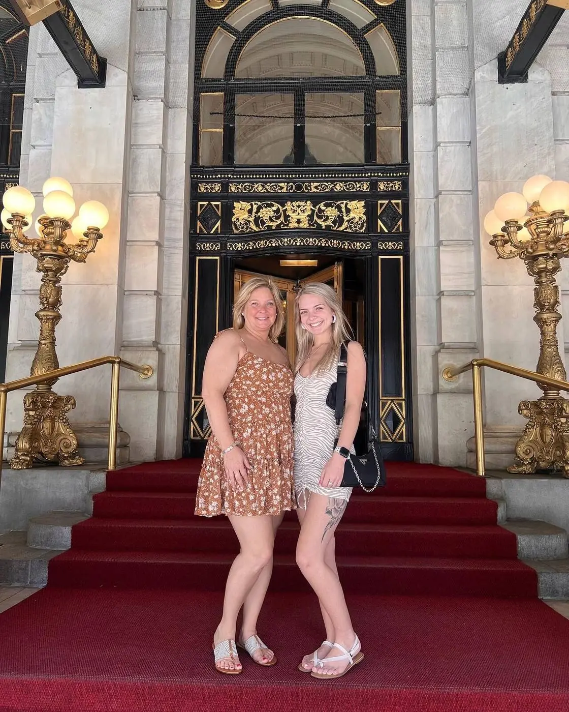 NYC Budget Gossip Girl Tour – 90 Min — Gossip Girl Tours NYC photo 5